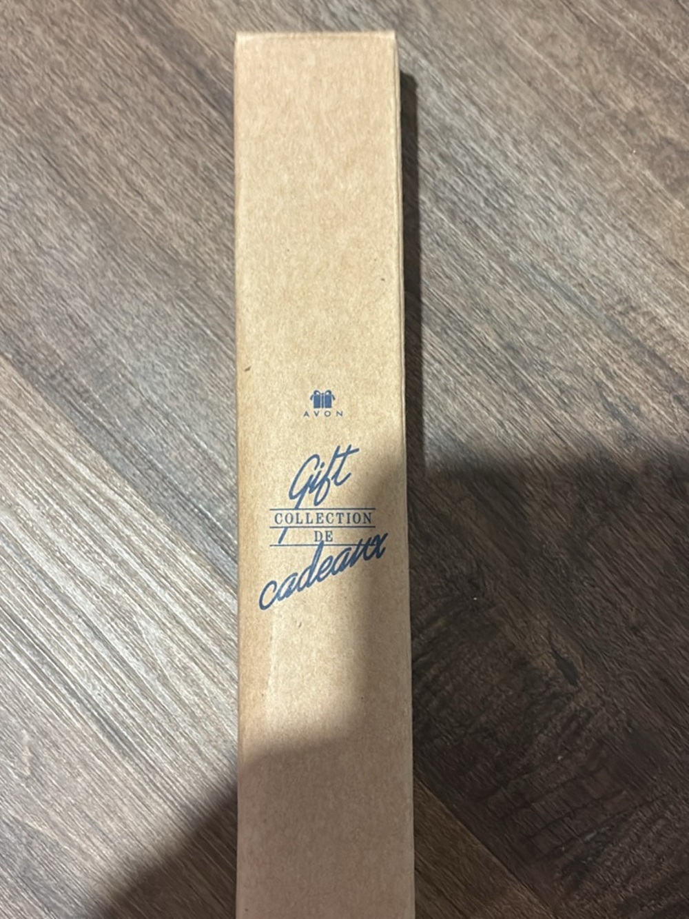 Doesn’t work Avon Tan and Navy Men's Watch Gift Box